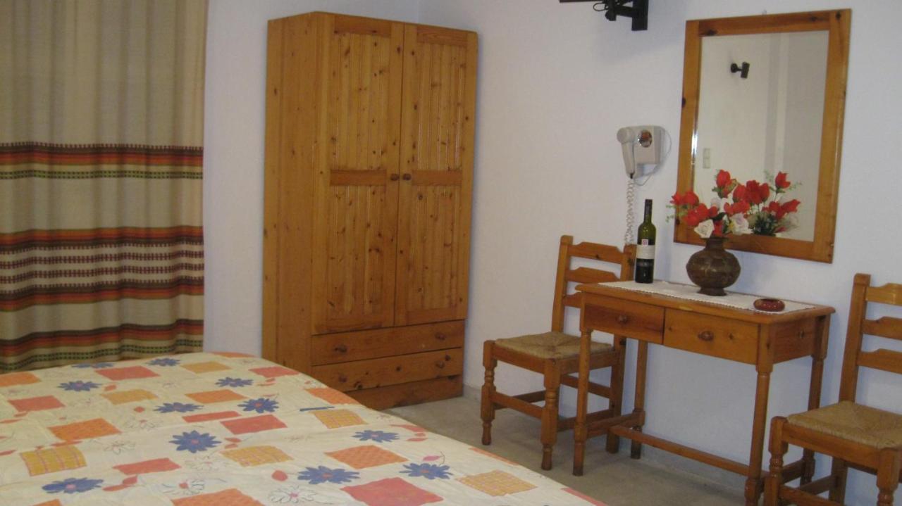 Aronis Plaka Naxos Apartment Bagian luar foto